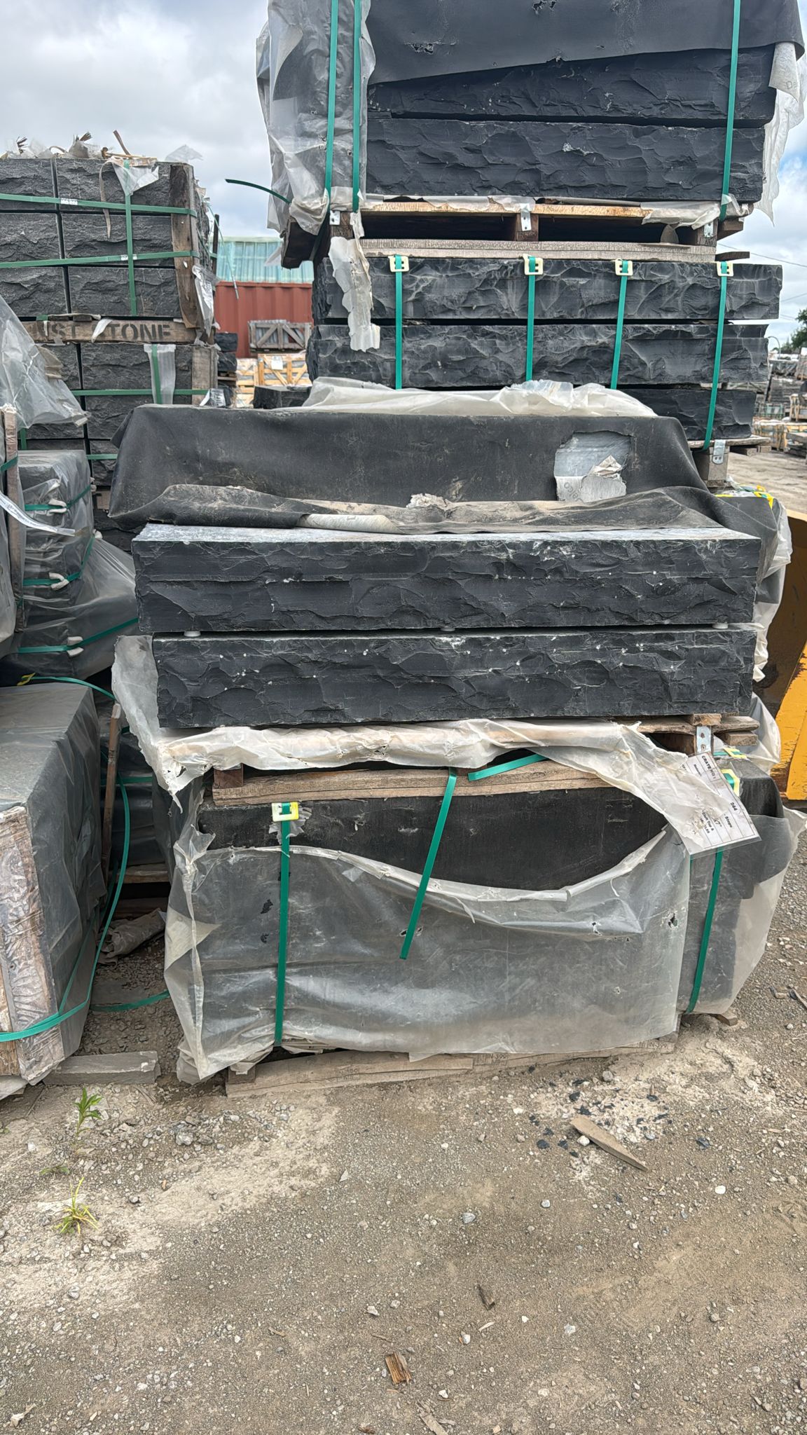 Kota black matching step filler stone
